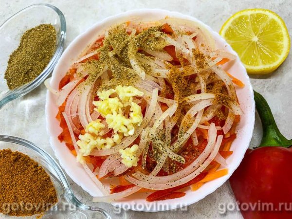 Салат из белой редьки с морковью, сладким перцем и ароматным маслом