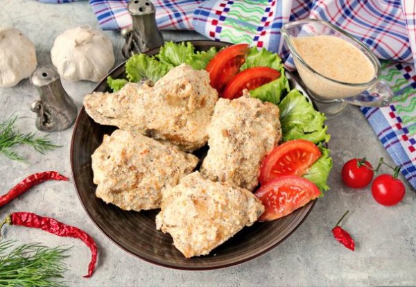 Тушеные куриные бедра Тушеные куриные бедра