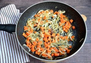 Мясо с грибами в горшочках Мясо с грибами в горшочках