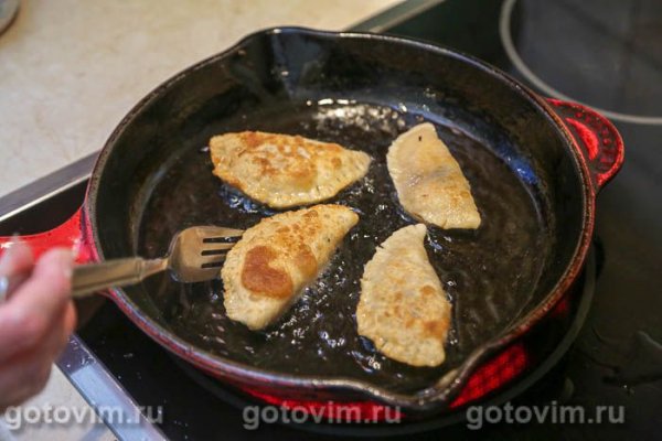 Мини-чебуреки посикунчики с кальмарами