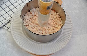 Салат "Гранатовый браслет" с сыром