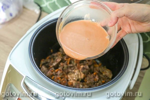 Куриная печень в томатно-сметанном соусе в мультиварке