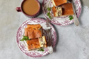 Заливной пирог с консервированной рыбой