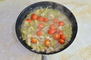 Феттуччине с жареным куриным филе и соусом "Песто"