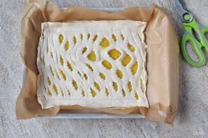 Пирог с лимоном из слоеного теста