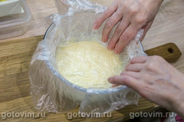 Десерт порционный с бисквитом и заварным кремом (Трайфл)