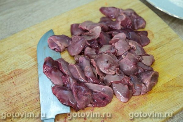 Куриная печень в томатно-сметанном соусе в мультиварке