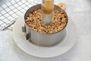 Салат "Гранатовый браслет" с сыром