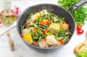 Курица в кефире с овощами