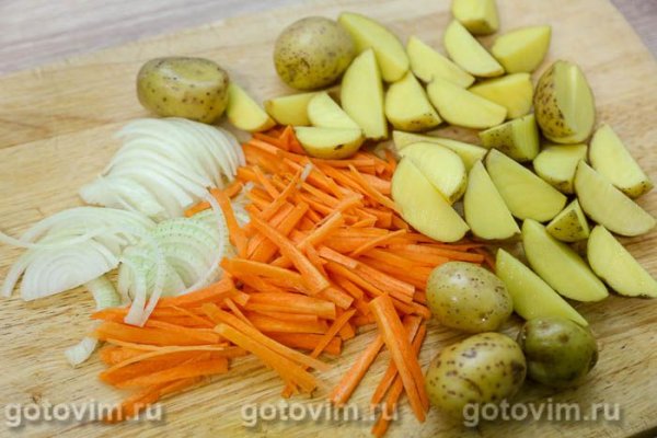 Поджарка из куриной печени с копчёными колбасками в мультиварке