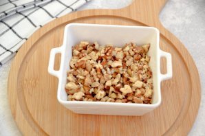 Салат "Гранатовый браслет" с сыром