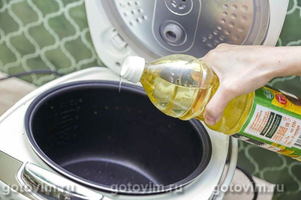 Стейки из свиной шеи в томатно-сливочном соусе в мультиварке
