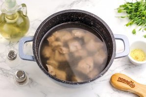 Мясо с консервированной фасолью