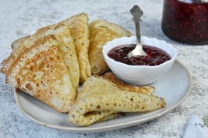 Дрожжевые блины на манке