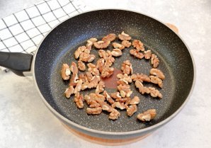 Салат "Гранатовый браслет" с сыром