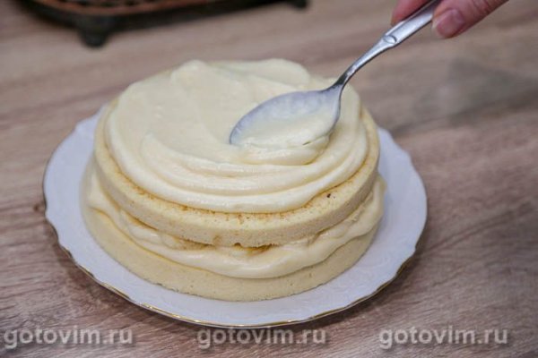 Бисквитный торт с заварным кремом в микроволновке