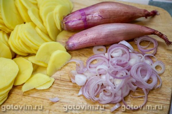 Гратен из картофеля с луком-шалот в мультиварке Гратен из картофеля с луком-шалот в мультиварке