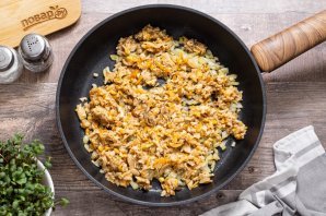 Пирожки с солеными грибами