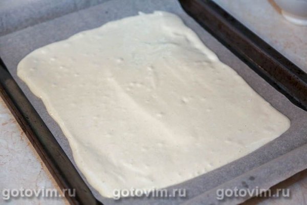 Рулет из кокосового бисквита с творожной начинкой и облепиховым желе