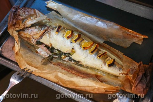 Судак с апельсинами, запеченный в пергаменте