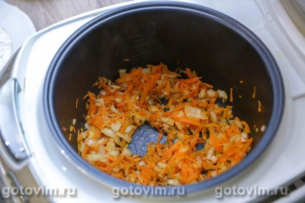 Филе салаки в яйце и муке, жаренное в мультиварке