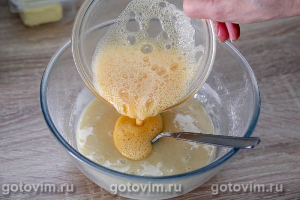 Бисквитный торт с заварным кремом в микроволновке