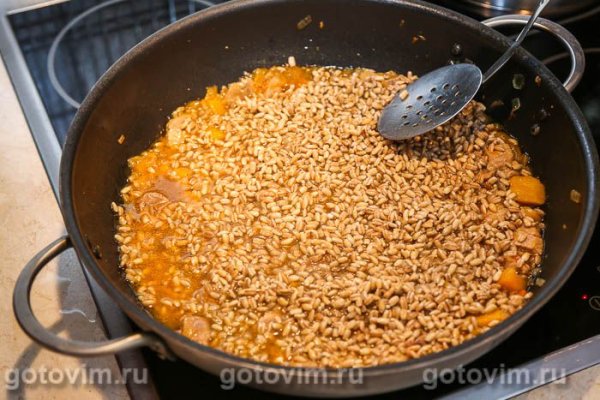 Перловка с мясом и тыквой Перловка с мясом и тыквой