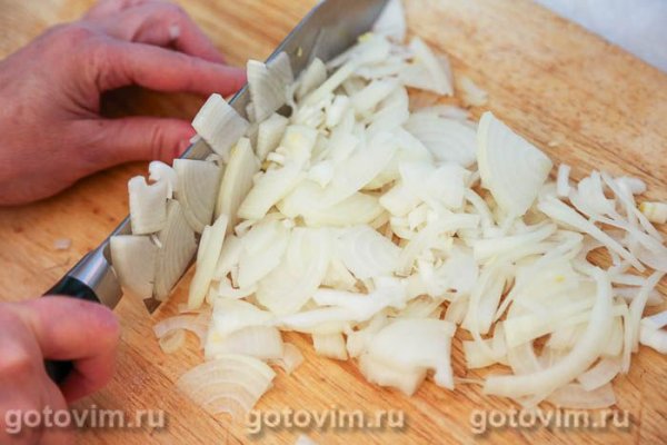 Кролик в горшочке с беконом и луком Кролик в горшочке с беконом и луком