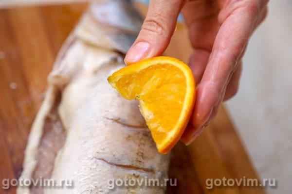 Судак с апельсинами, запеченный в пергаменте