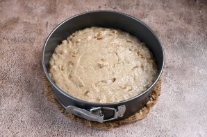 Пирог постный с изюмом