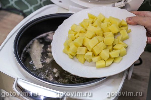 Суп куриный с клецками в мультиварке