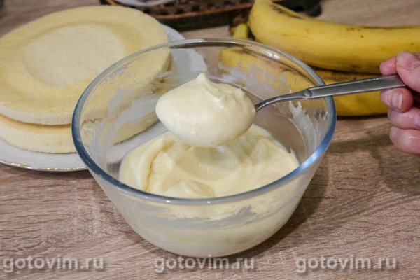 Бисквитный торт с заварным кремом в микроволновке