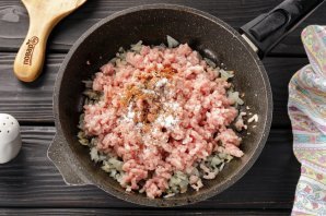 Блины с мясом и рисом