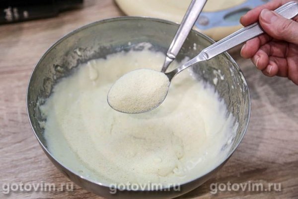 Манник с творогом и бананами в микроволновке