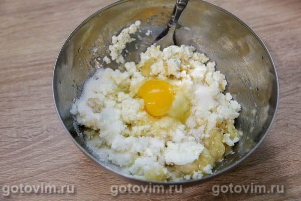 Манник с творогом и бананами в микроволновке