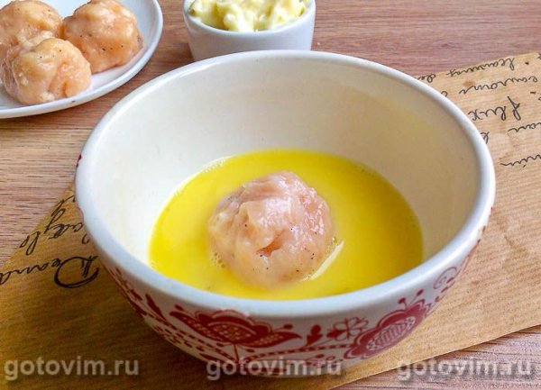 Куриные крокеты с соусом бешамель