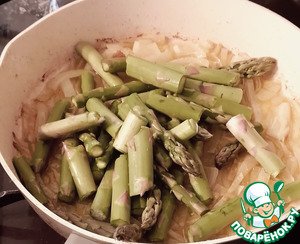 Лапша с крабом и спаржей Лапша с крабом и спаржей