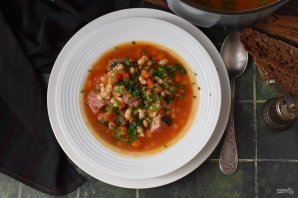 Суп из свиной рульки