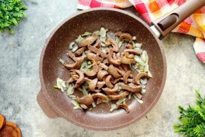 Почки в сметане