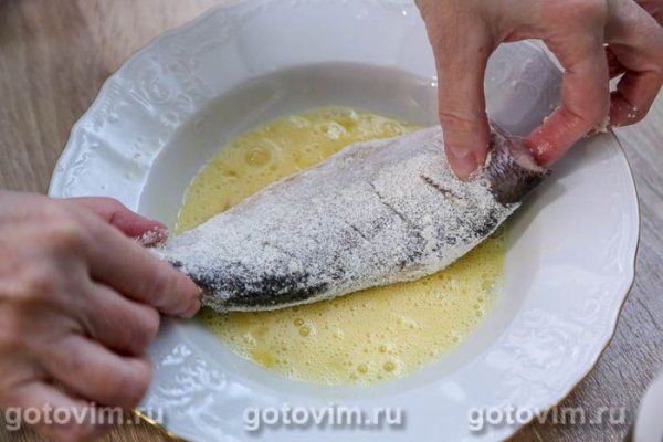 Пелядь, жаренная в панировке с манкой в мультиварке