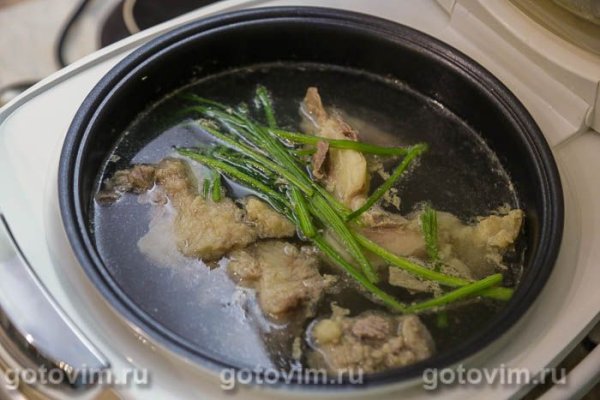 Суп с говядиной, картофелем и фасолью в мультиварке