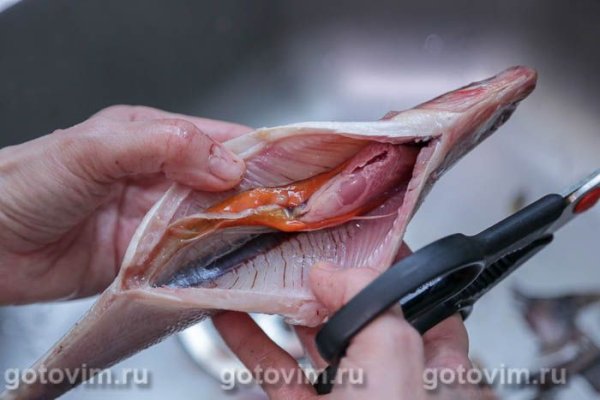 Пелядь, жаренная в панировке с манкой в мультиварке