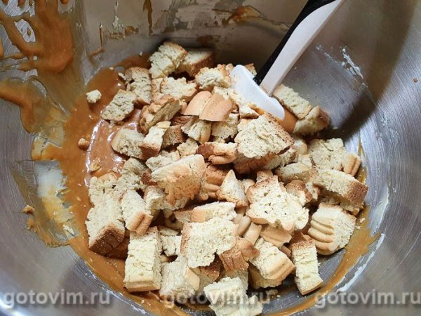 Десерт &laquo;Муравейник&raquo; с жареным миндалем