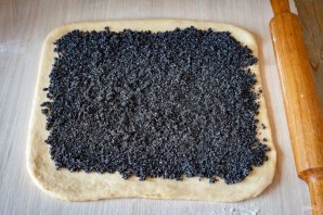 Постный маковый рулет