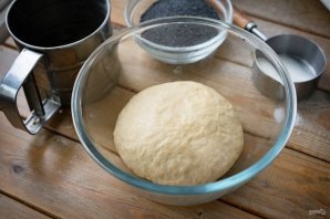 Постный маковый рулет