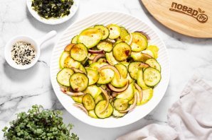 Азиатский салат из кабачка