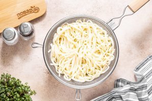 Лапша с соусом мисо