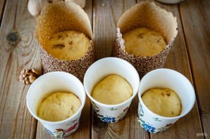 Кулич с орехами