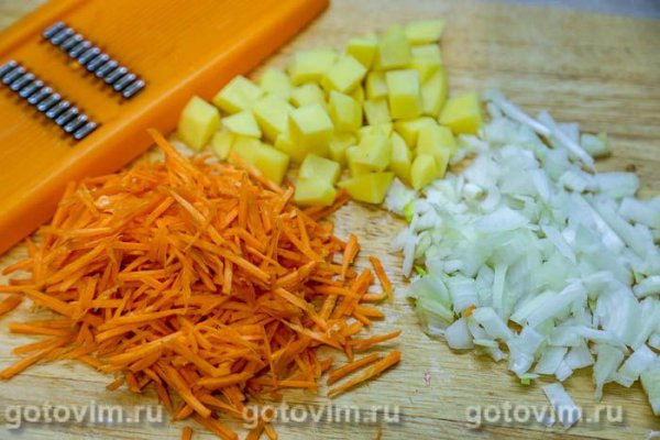 Суп с брюссельской капустой на мясном бульоне в мультиварке 
