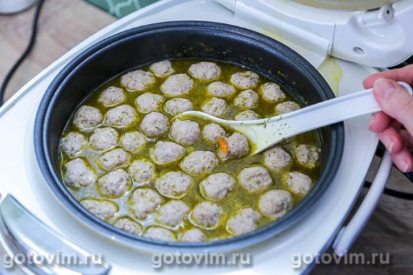 Гороховый суп с фрикадельками в мультиварке